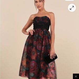Lulu's Black and Red Strapless Floral Dress